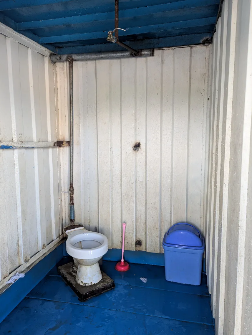 Picture of Women’s bathroom on Eduardo 5