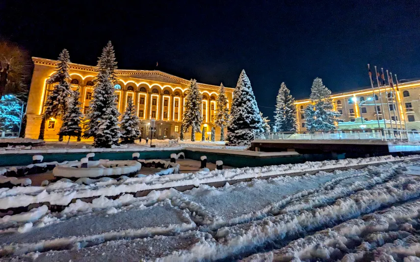 Picture of Hayk Square in Vanadzor at 6:30 pm