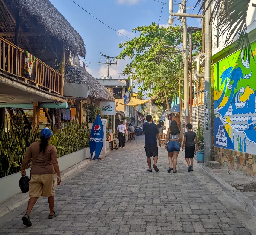 Picture of El Tunco city centre