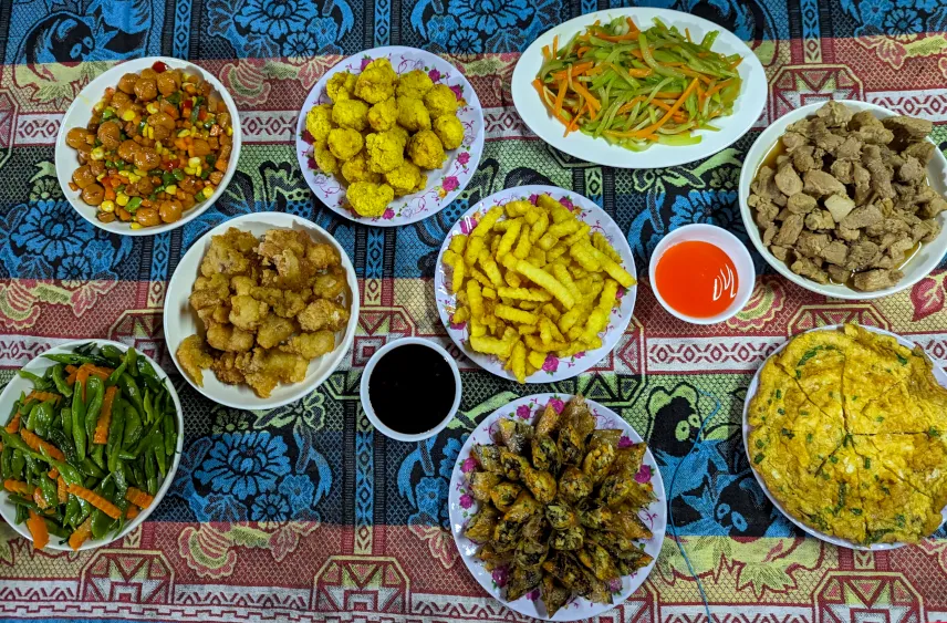 Picture of Vietnamese family-style food