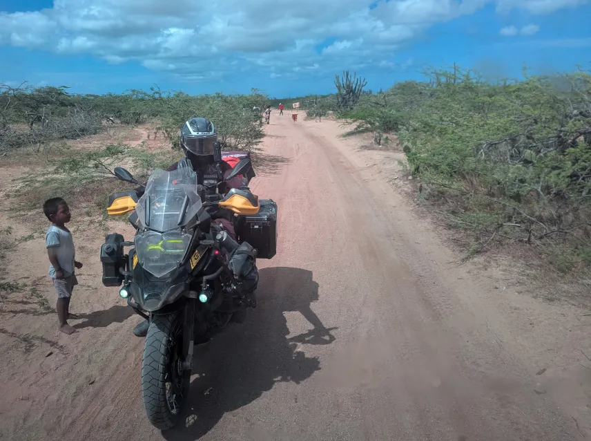 Picture of Children begging for food in La Guajira