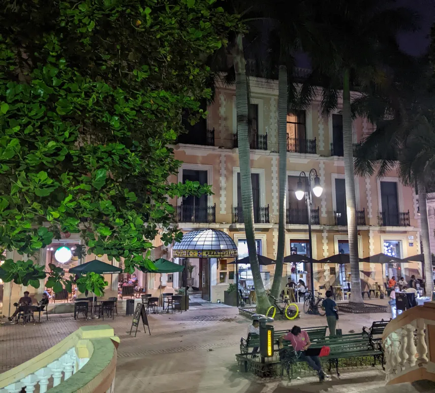 Picture of Merida at night